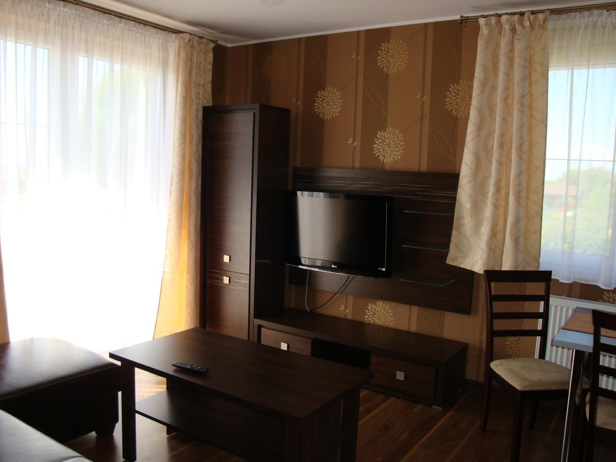 Wczasy Royal Apartment ยาสตาร์เนีย ภายนอก รูปภาพ