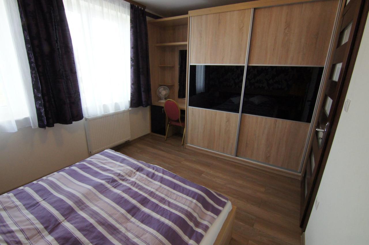 Wczasy Royal Apartment ยาสตาร์เนีย ภายนอก รูปภาพ