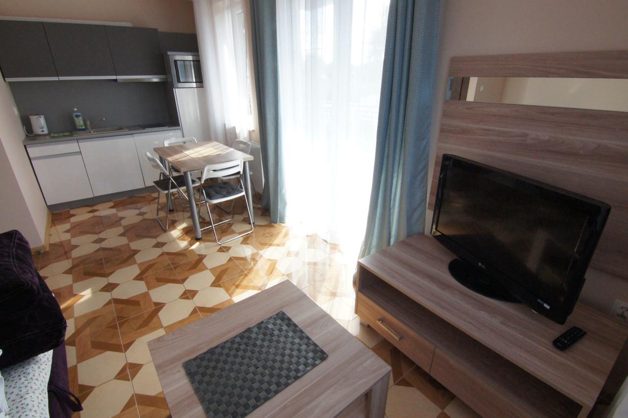 Wczasy Royal Apartment ยาสตาร์เนีย ภายนอก รูปภาพ